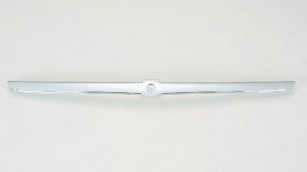 Grille molding center bar; gray & bright - CHEVROLET MALIBU 2000-2005
