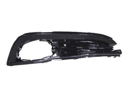 Right Front bumper insert 1.8L; Sedan; Fog Lamp Bezel; w/Fog Lamps - HONDA CIVIC 2013-2015