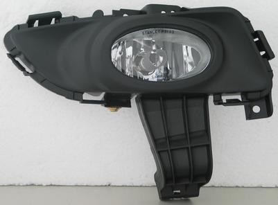 Right Fog lamp assy 4dr sedan; standard design - MAZDA 3 2004-2006