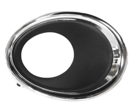 Right Front bumper insert Fog Lamp Bezel; w/Fog Lamps - NISSAN QASHQAI 2017-2019