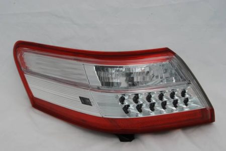 Right Taillamp lens/housing HYBRID; Japan Built - TOYOTA CAMRY 2010-2011
